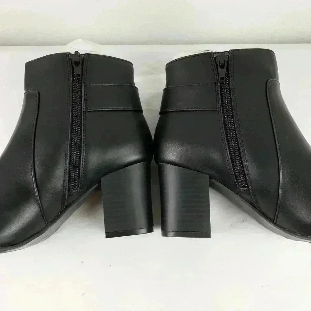 Italian Shoemakers Ankle boots Size 6 NWT